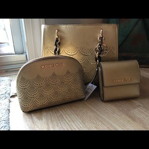 Michael Kors Purse, Pouch & Wallet